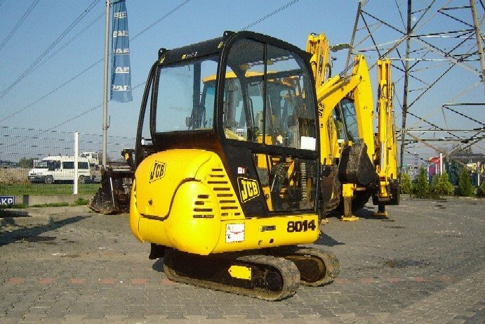 Mini koparka -JCB 8014 OSZKLONA KABINA. Stan super — zdjęcie 2