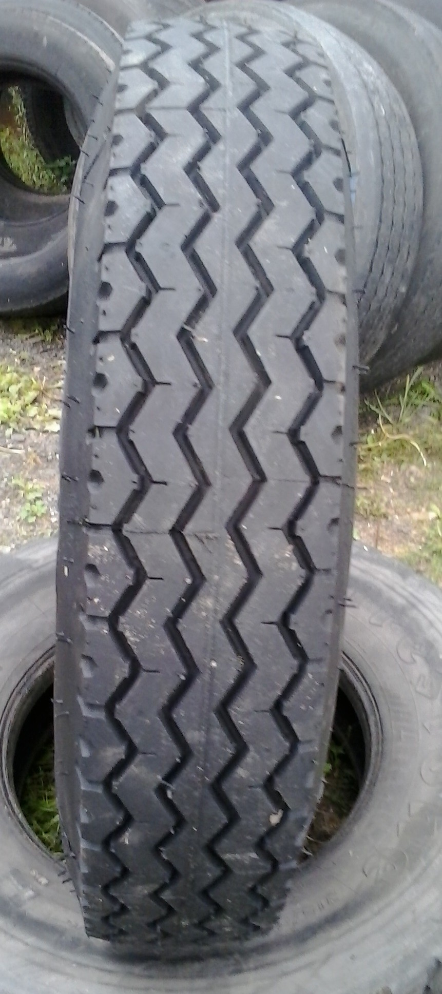 (G569) Opona 11.00 R20 Pneumant — zdjęcie 2
