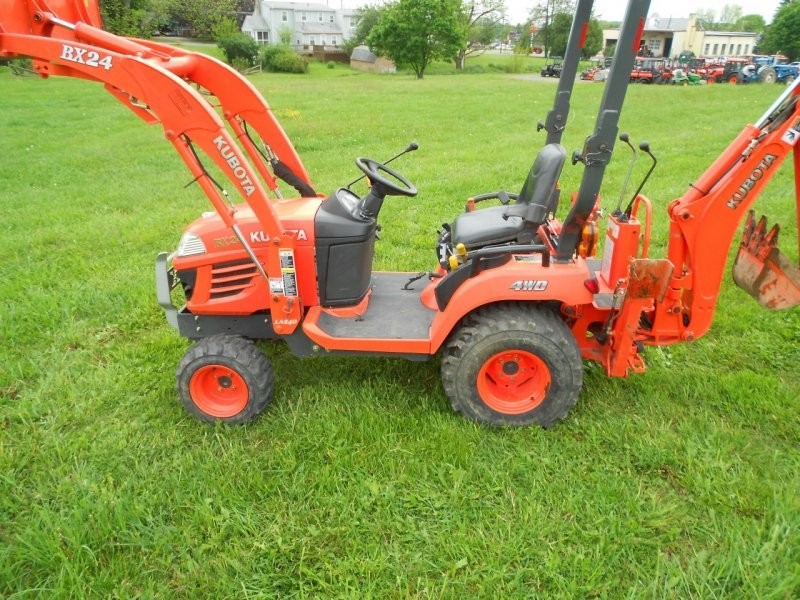 CIĄGNIK KUBOTA BX24.T — zdjęcie 4