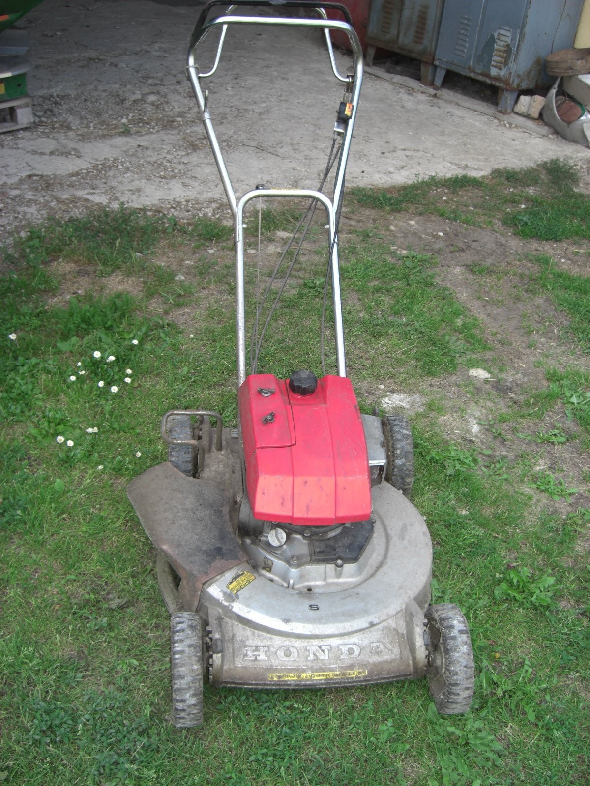 Kosiarka  z napędem HONDA — zdjęcie 3