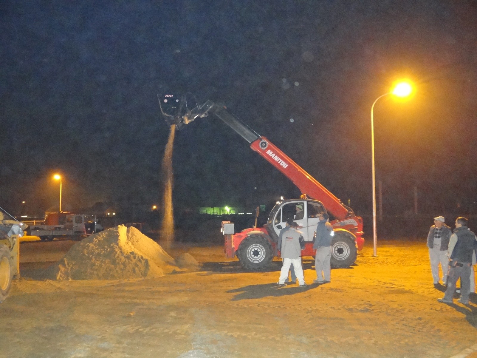 Mieszalnik ( łyżka ) do betonu do ładowarki teleskopowej Manitou, JCB — zdjęcie 7