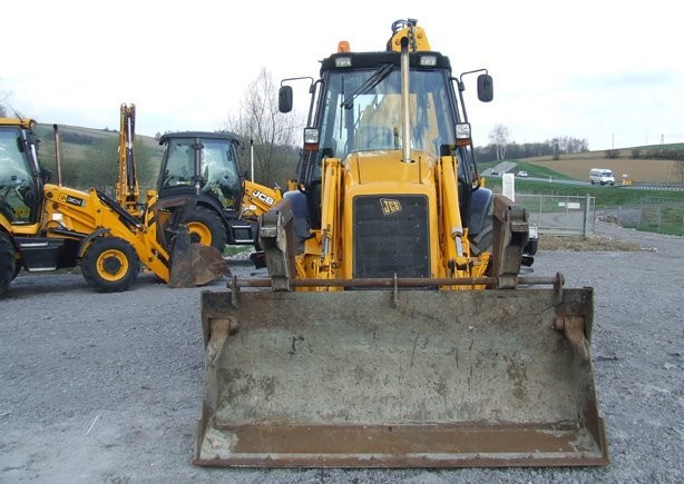Koparko ładowarka JCB 3CX Contractor z roku 2002 / — zdjęcie 2