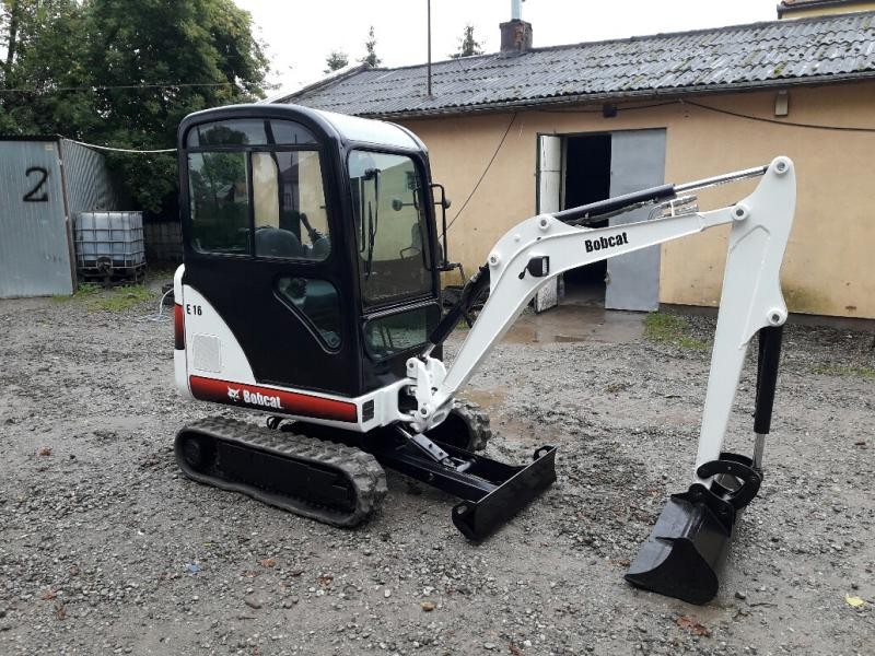 Sprzedam minikoparkę Bobcat E16 z 2010 roku — zdjęcie 5