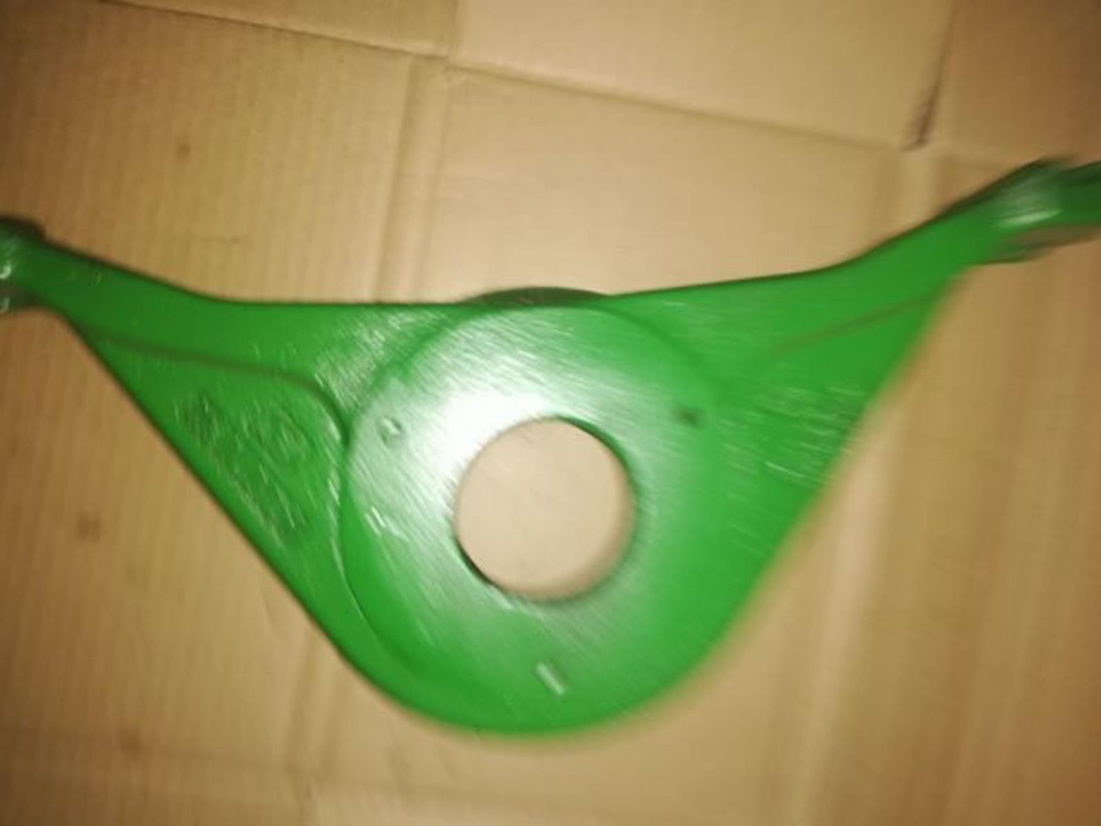 Uchwyt, obejma osi John Deere 5100M, 5100MH, 5100ML, 5101E, 5103, 5105 — zdjęcie 3