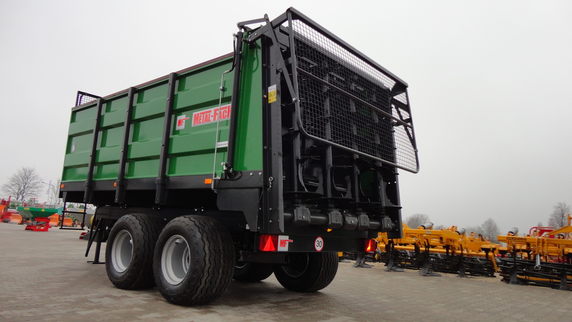 Rozrzutnik obornika N267 Metal-Fach 8t tandem pionowy adapter — zdjęcie 3