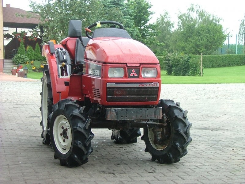 Mini Traktorek Mitsubishi MT165, 16KM, 4x4 — zdjęcie 4