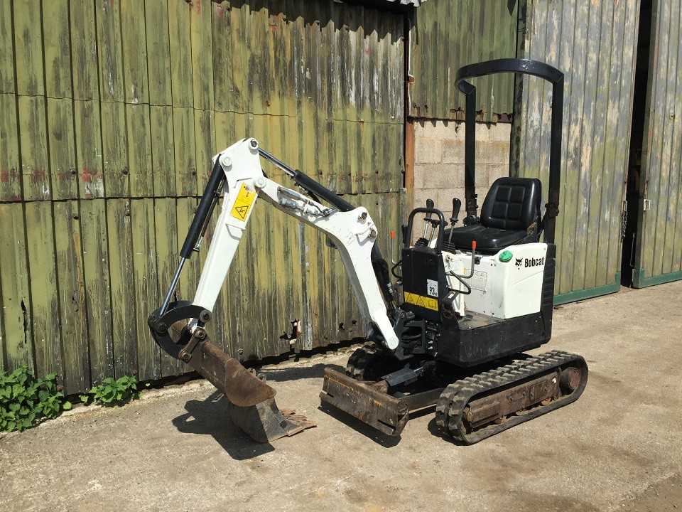 mini koparka Bobcat EO8 — zdjęcie 4