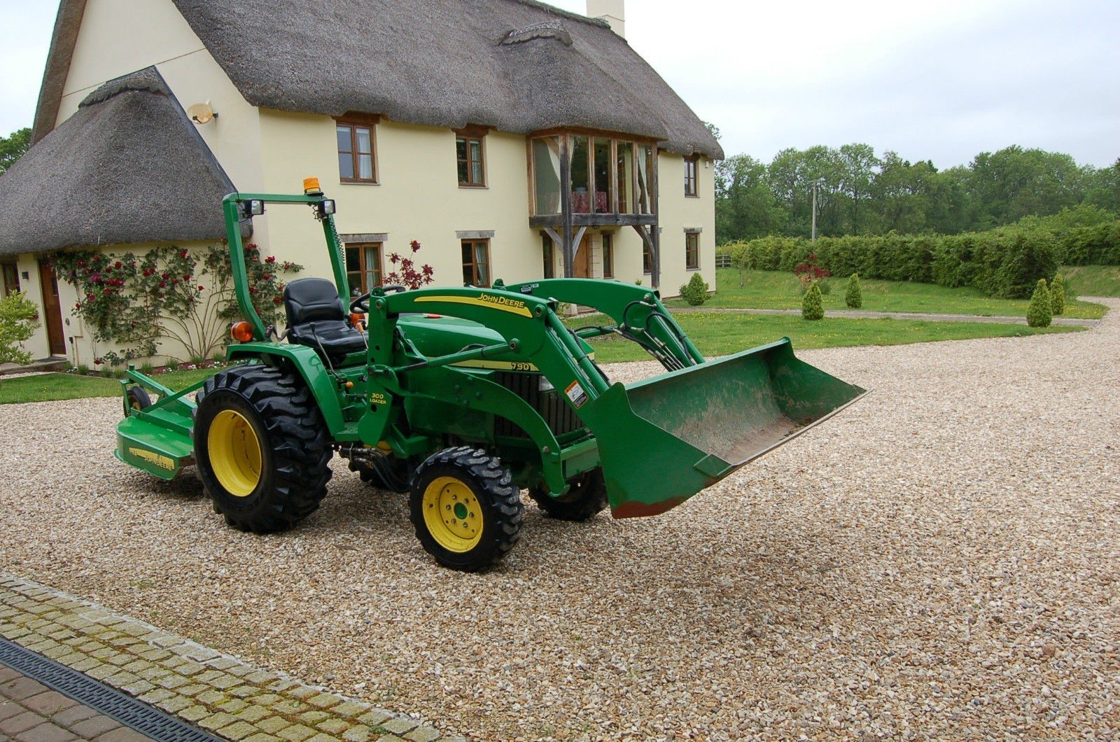 Stan bardzo dobry John Deere 790 — zdjęcie 1