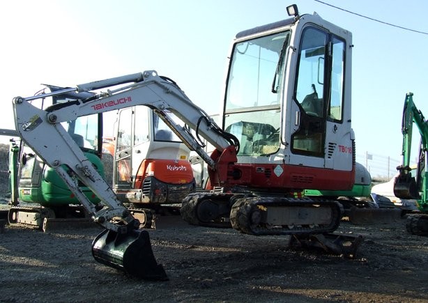 Minikoparka gąsienicowa Takeuchi TB016 z roku 2008 — zdjęcie 2