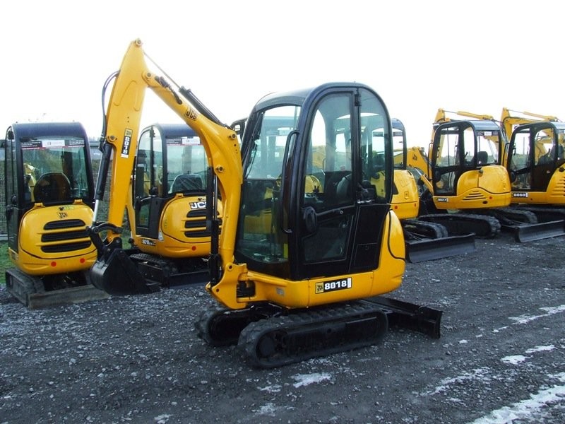 Minikoparka gąsienicowa JCB 8018 z roku 2010,. — zdjęcie 1