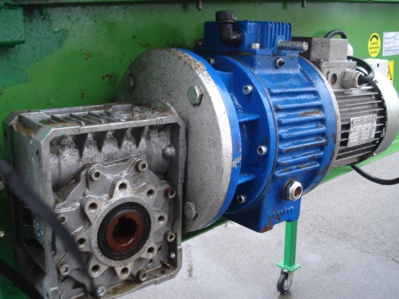 Czyszczarka Szczotkarka Myjka Separator ziemi. — zdjęcie 3