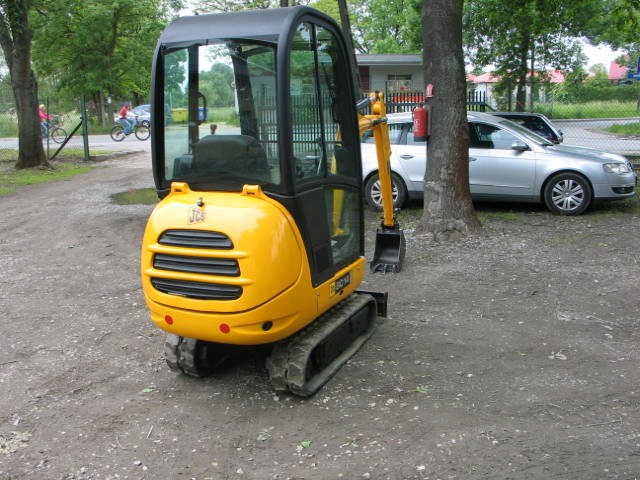 Sprzedam minikoparkę JCB 8014 z 2007 roku — zdjęcie 2