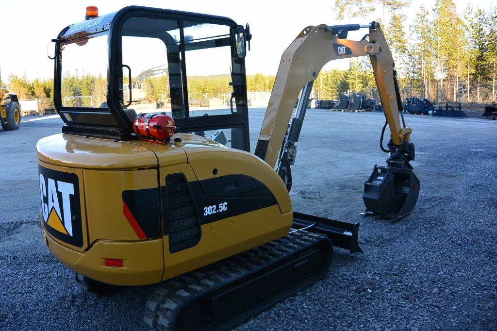 Caterpillar 302.5c — zdjęcie 5