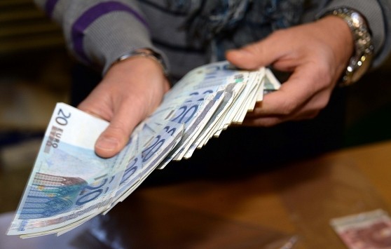 Każdy, kto szuka pomocy finansowej