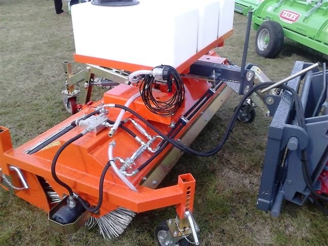 Zamiatarka do placów,ulic,magazynów TALEX ECO CLEAN komunalna  — zdjęcie 1