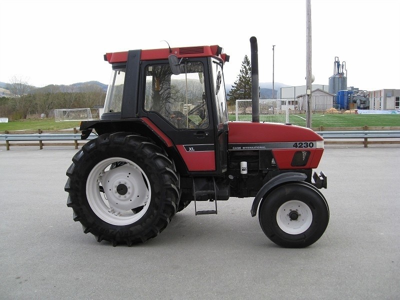 Case IH 4230 — zdjęcie 2