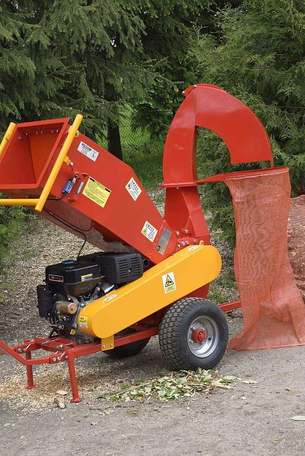 Rębak - rozdrabniacz do gałęzi z wyrzutnikiem i workownicą. 15 HP — zdjęcie 2
