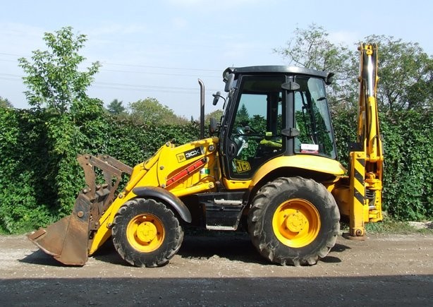 JCB 3CX z roku 2003 — zdjęcie 2