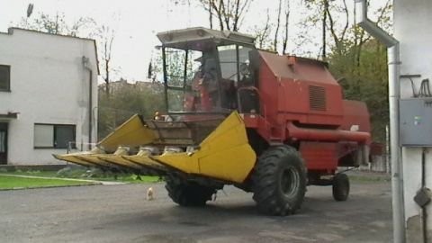 Predám kombajn Bizon Z058 — zdjęcie 2