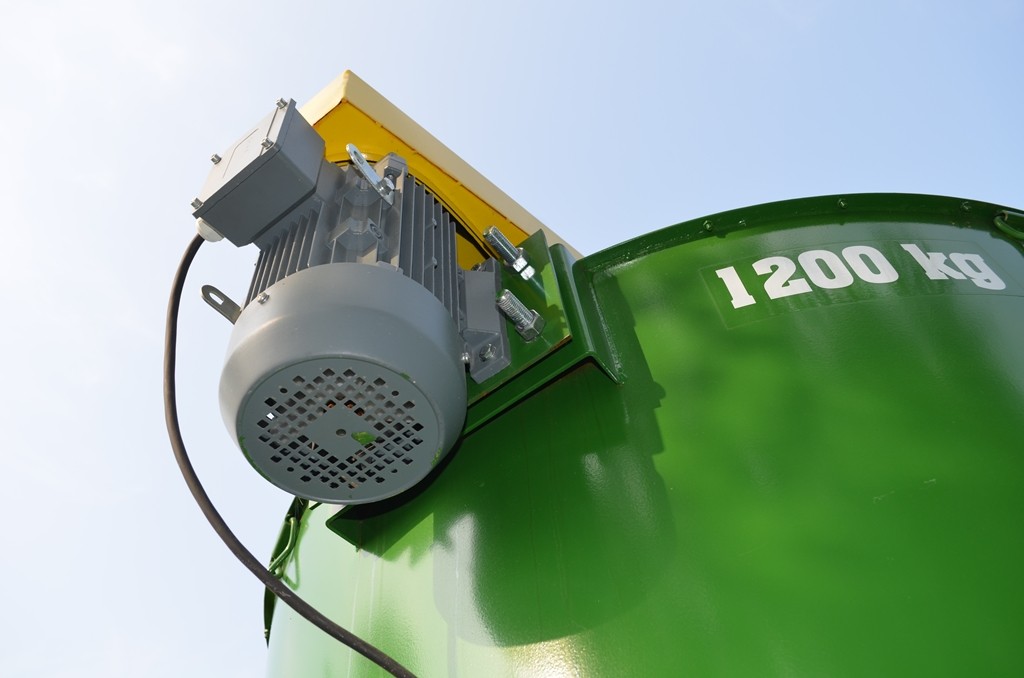 NOWY Mieszalnik pasz M-Rol 1200kg RATY0%  — zdjęcie 4