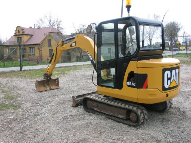 Koparka Cat 302.5c 2006 - 3 łyżki, niski przebieg — zdjęcie 1
