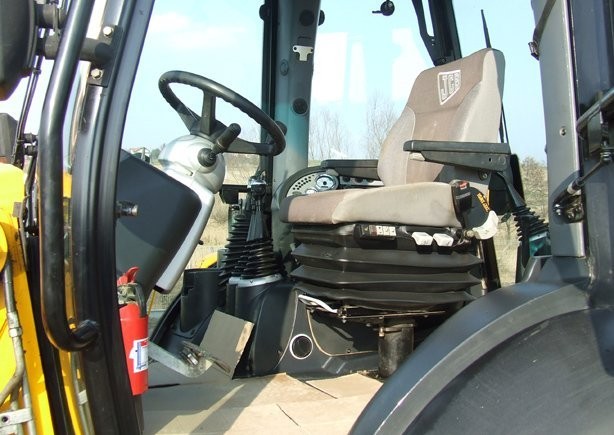JCB 3CX Contractor z roku 2006\ — zdjęcie 4