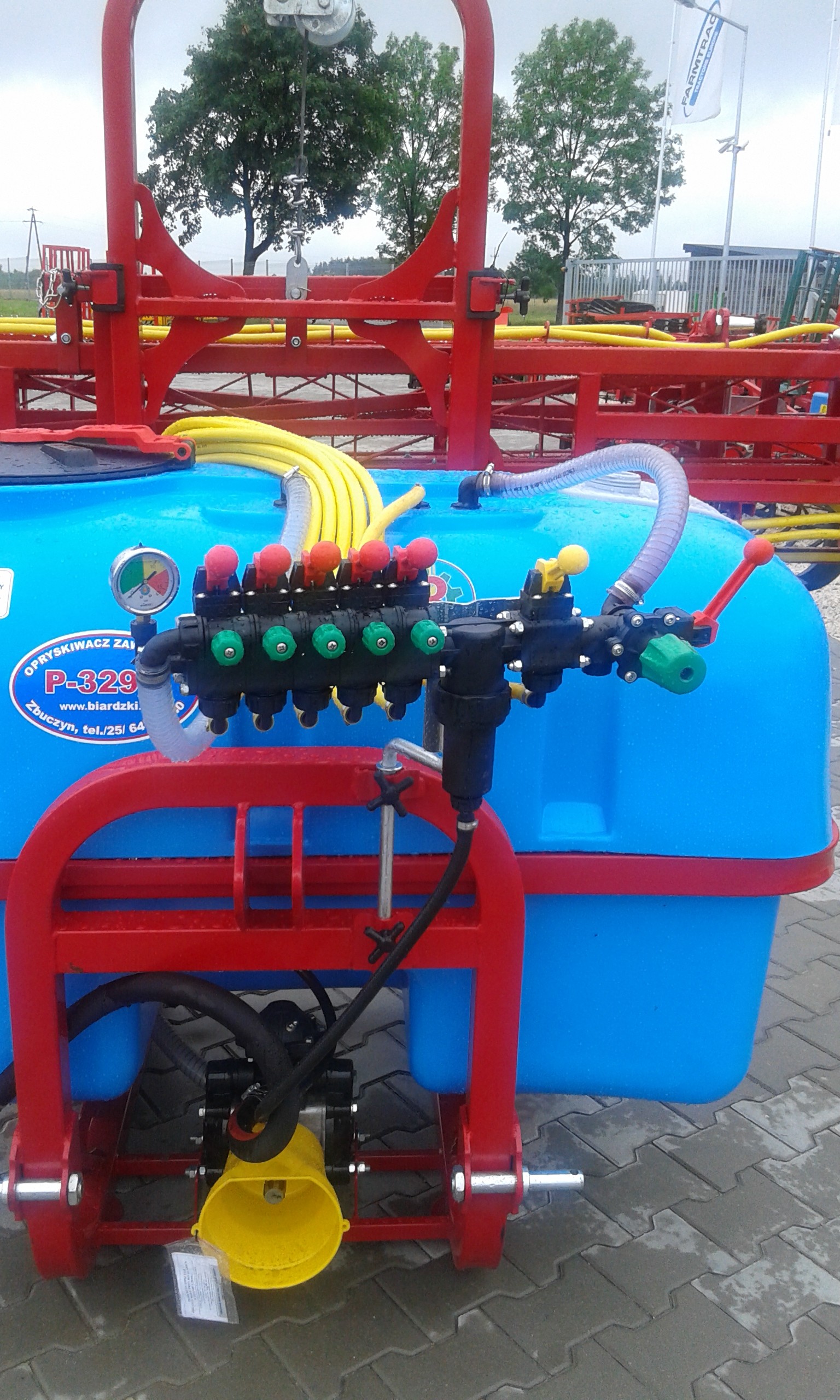 Opryskiwacz zawieszany polowy 400 l belka 10 m — zdjęcie 4