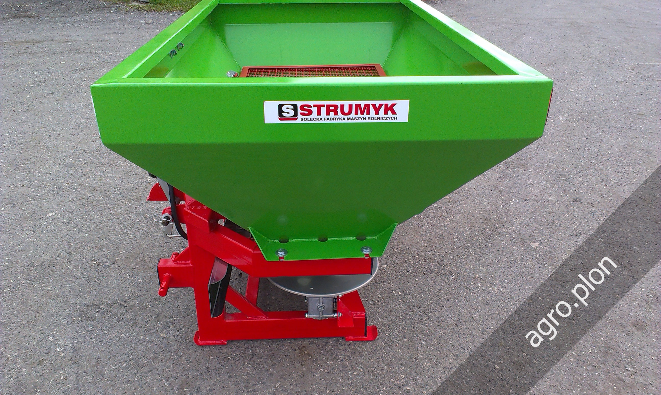 Rozsiewacz nawozów dwutarczowy Tytan 600 l 800 l 1000 litrów Transport — zdjęcie 6