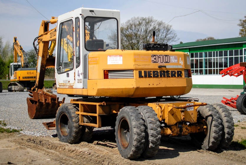 Koparka kołowa LIEBHERR A310, 1994r, 69 000 zł + VAT, z Włoch — zdjęcie 3