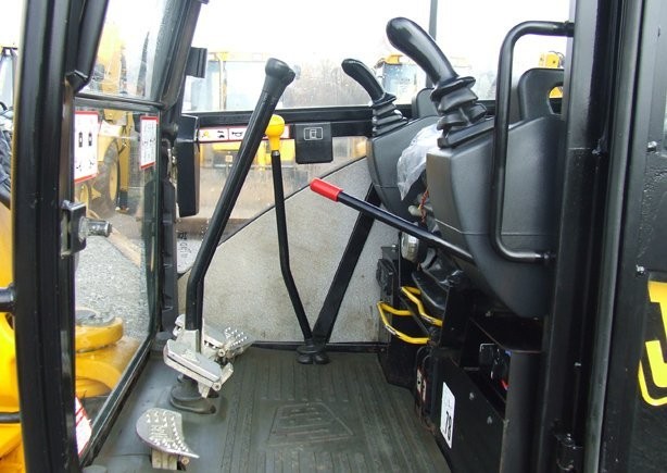 Minikoparka gąsienicowa JCB 8060 z roku 2007 — zdjęcie 4