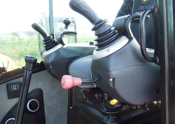 Minikoparka gąsienicowa JCB 8045 ZTS, — zdjęcie 3