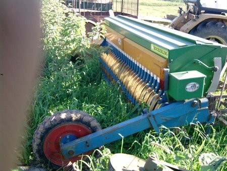 siewnik do podsiewu traw w darń
