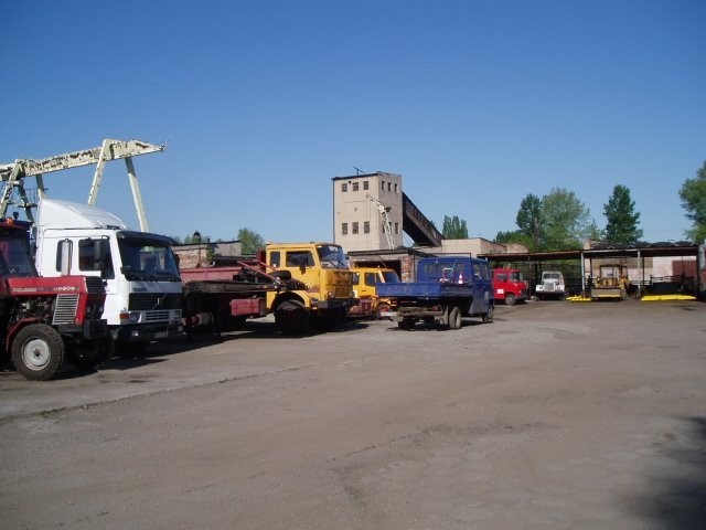 BAZA TRANSPORTOWO- USŁUGOWA — zdjęcie 1