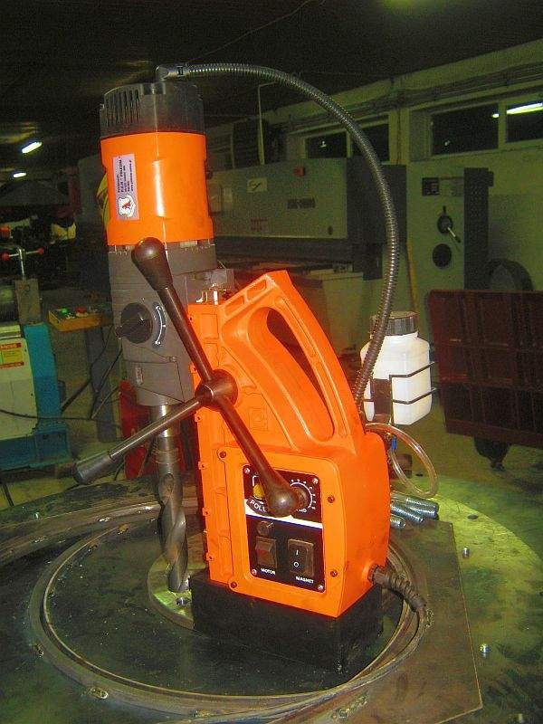WIERTNICA MAGNETYCZNA DO STALI.  Wiertarka, gwinciarka 2280W — zdjęcie 1