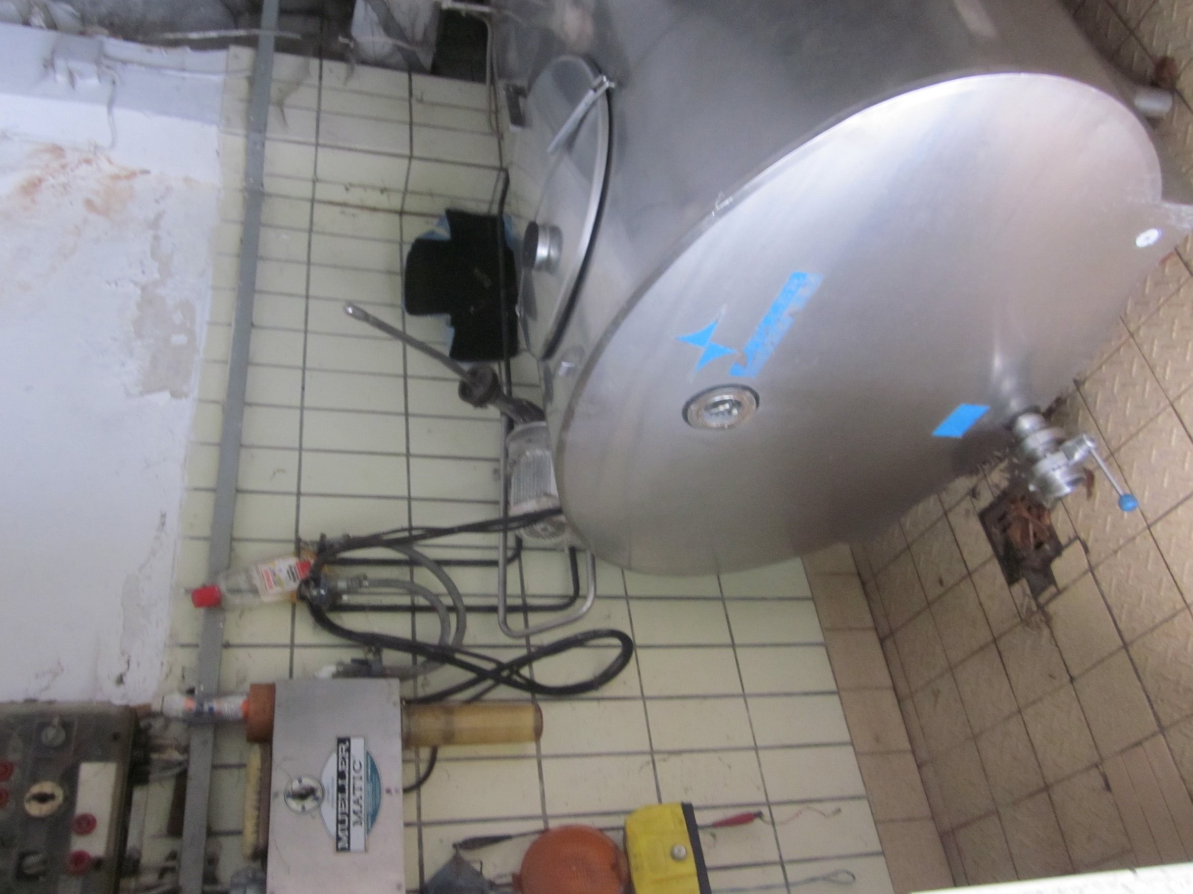 Milchtank mit Reinigungssystem
