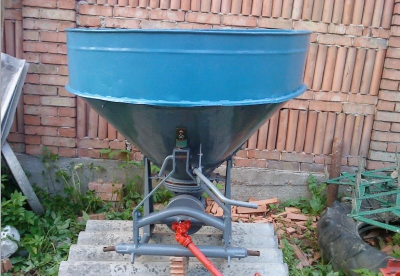 Rozsiewacz nawozu 500kg — zdjęcie 3