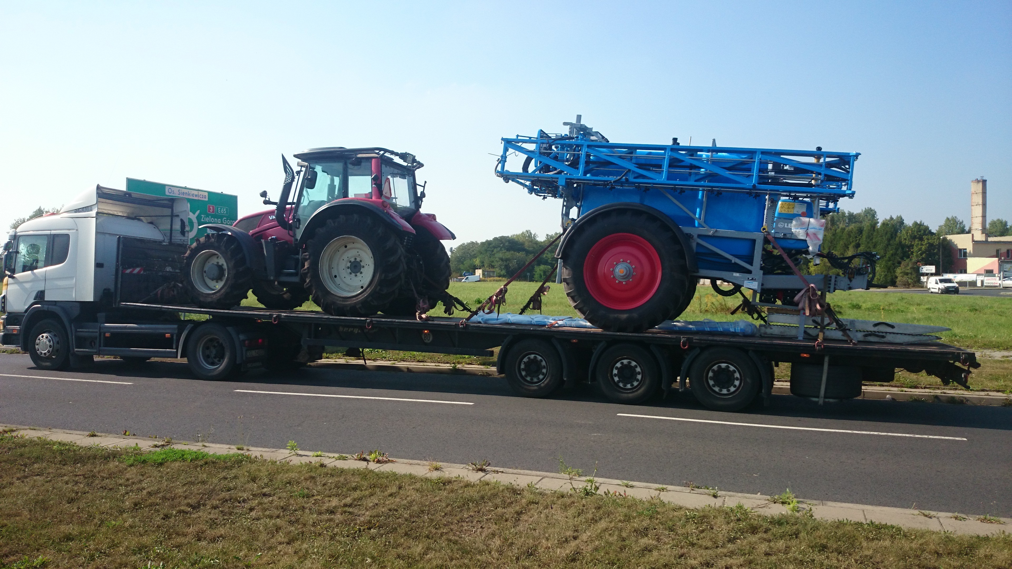 Transport Maszyn leśnych maszyn rolniczych maszyn budowlanych — zdjęcie 1