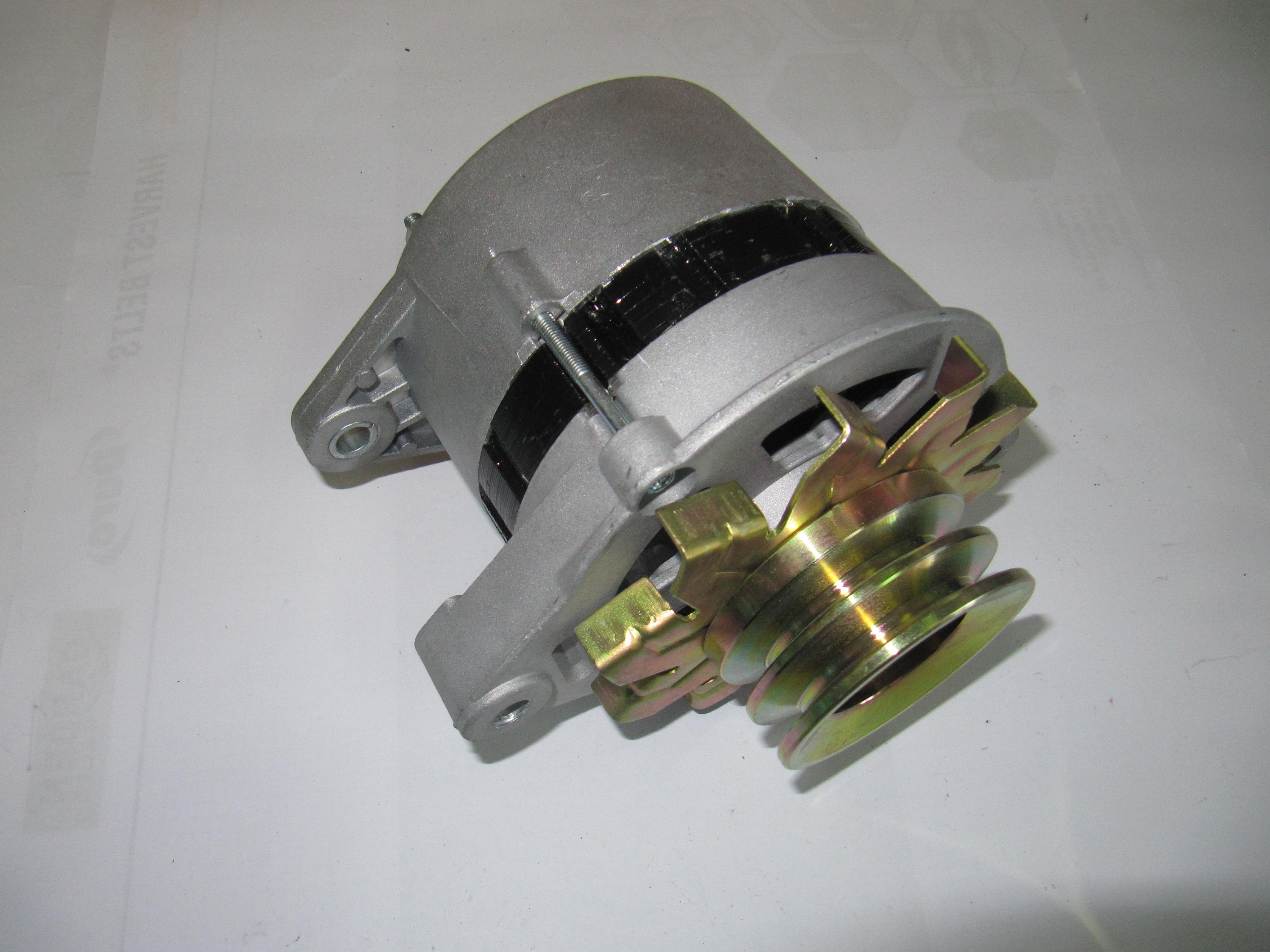 Alternator, podwójne koło pasowe 14 V, 55 A URSUS C 385.    — zdjęcie 1