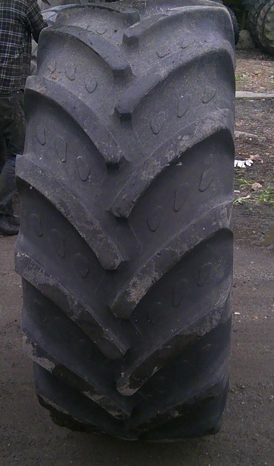 (G599) Opona 600/70 R28 Kleber Topker — zdjęcie 1
