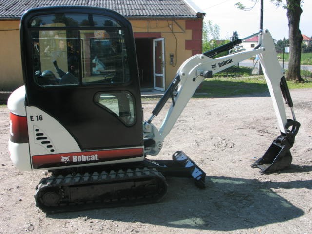 Koparka Bobcat E16 2013 - wybór maszyn — zdjęcie 4