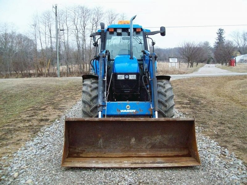 New Holland TS110 Ciagnik — zdjęcie 1