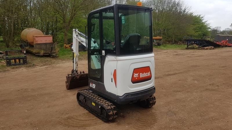 Bobcat E19 z 2014 roku - minikoparka sprzedam — zdjęcie 2