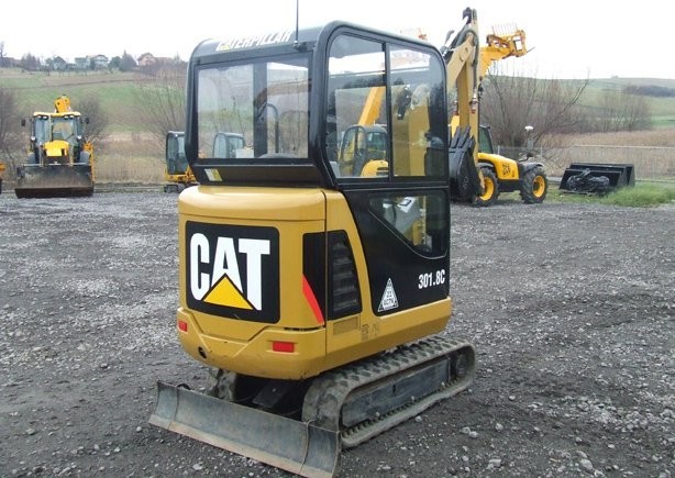 Caterpillar 301.8 C - 2010 r. — zdjęcie 2