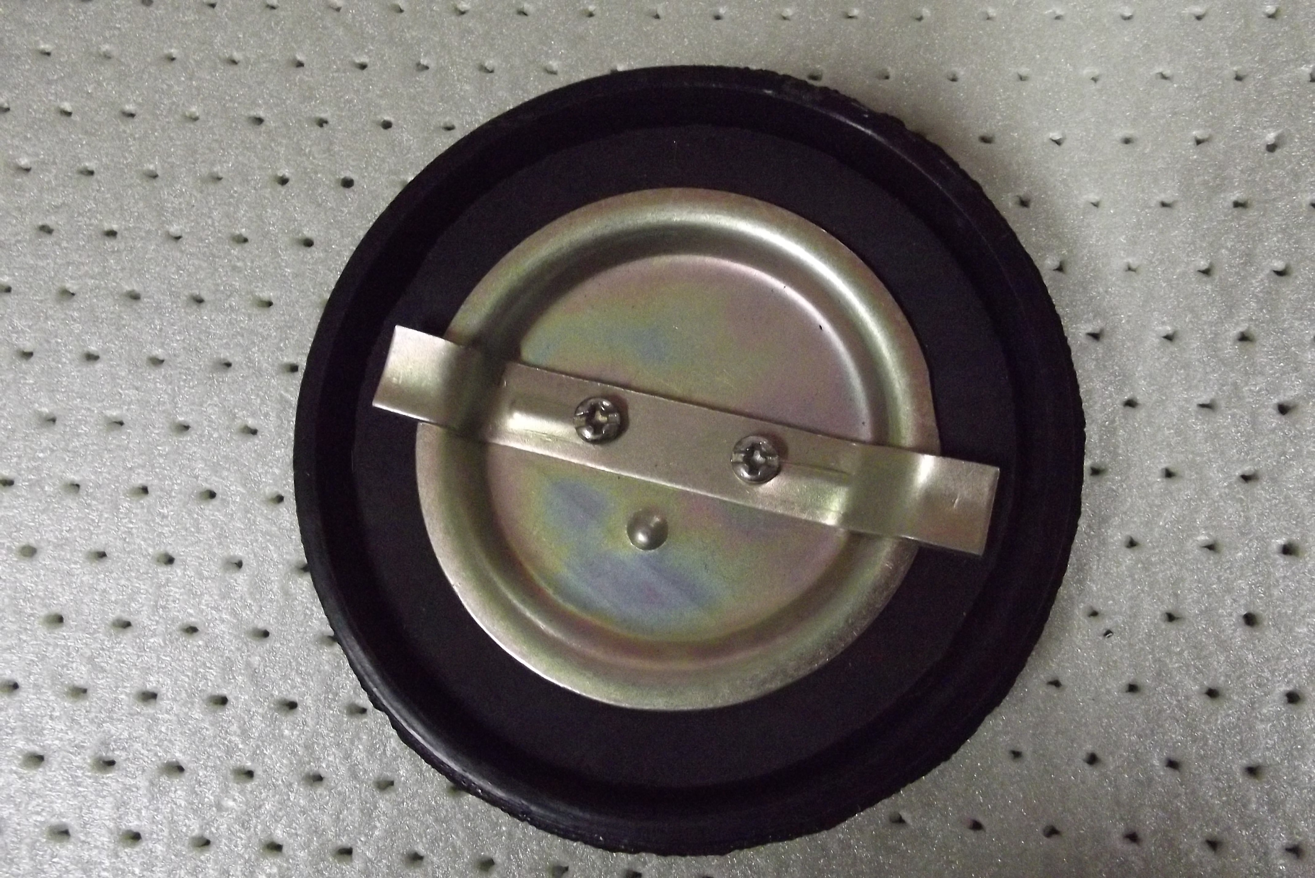 Korek wlewu paliwa URSUS C 330/C360/C360 3P/C 385 — zdjęcie 2