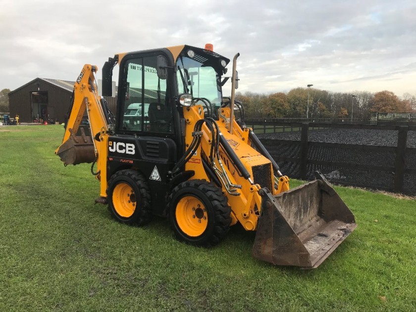 Koparko-ładowarka JCB 1cCcX — zdjęcie 1