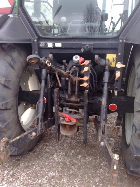 Ciągnik rolniczy Valtra 900 , rok .1999 — zdjęcie 4