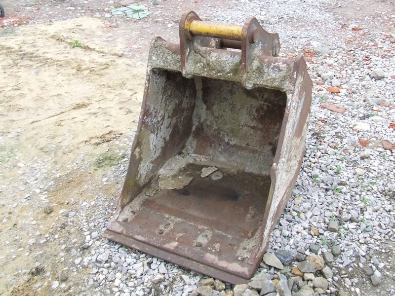 Używane łyżki koparkowe do JCB JS — zdjęcie 1
