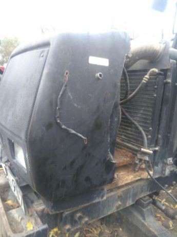 Maska,grill valmet valtra 8150,8750,8450,8800,8600,8050 części skrzyni — zdjęcie 2