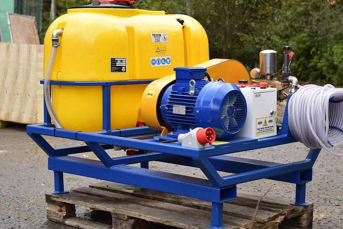 OPRYSKIWACZ elektryczny/myjka 400V  POLEXIM200E-400V: 200l 30-70l/min — zdjęcie 3