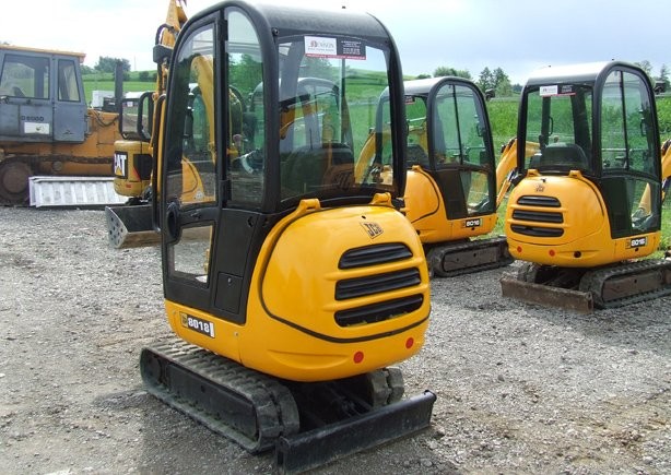 Minikoparka gąsienicowa JCB 8018 z roku 2006 — zdjęcie 3